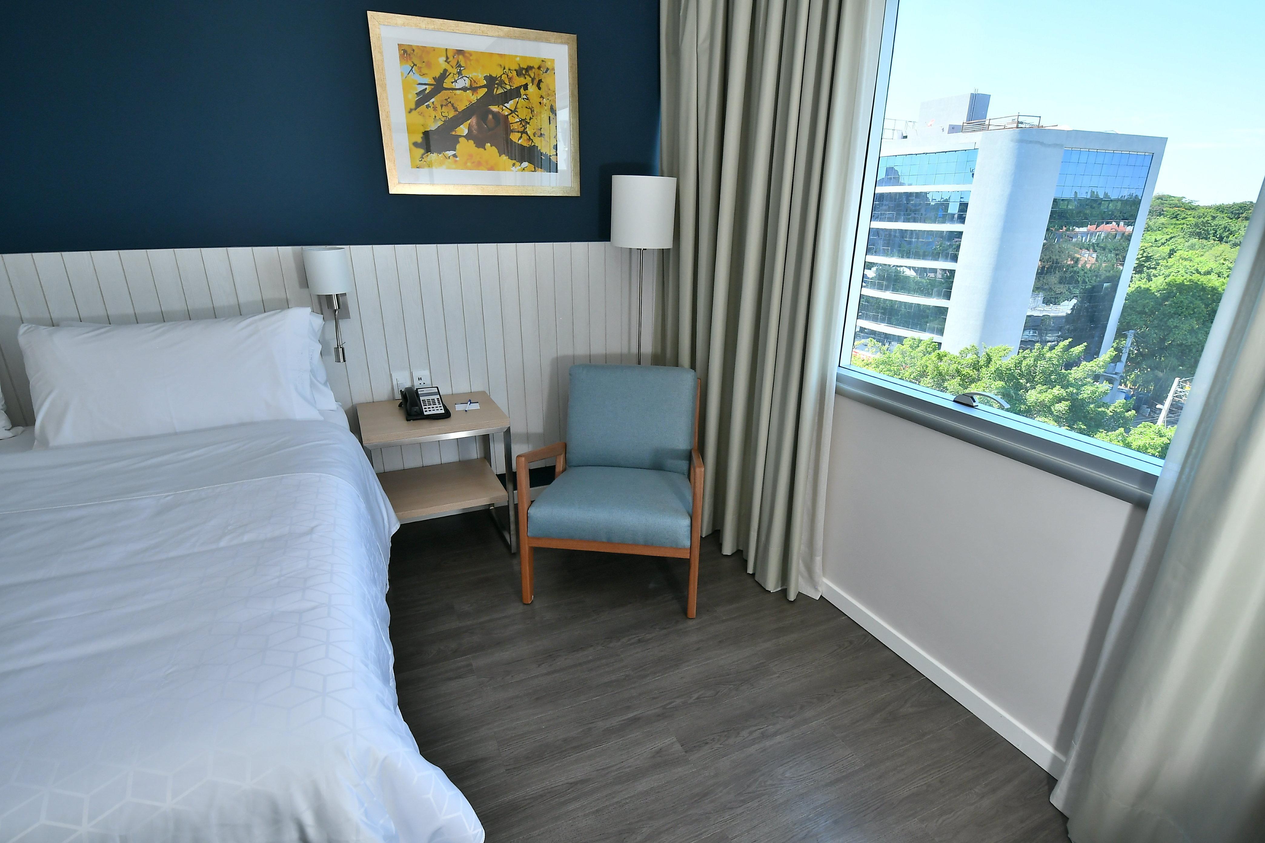 Holiday Inn Express Asuncion Aviadores By Ihg Exteriér fotografie