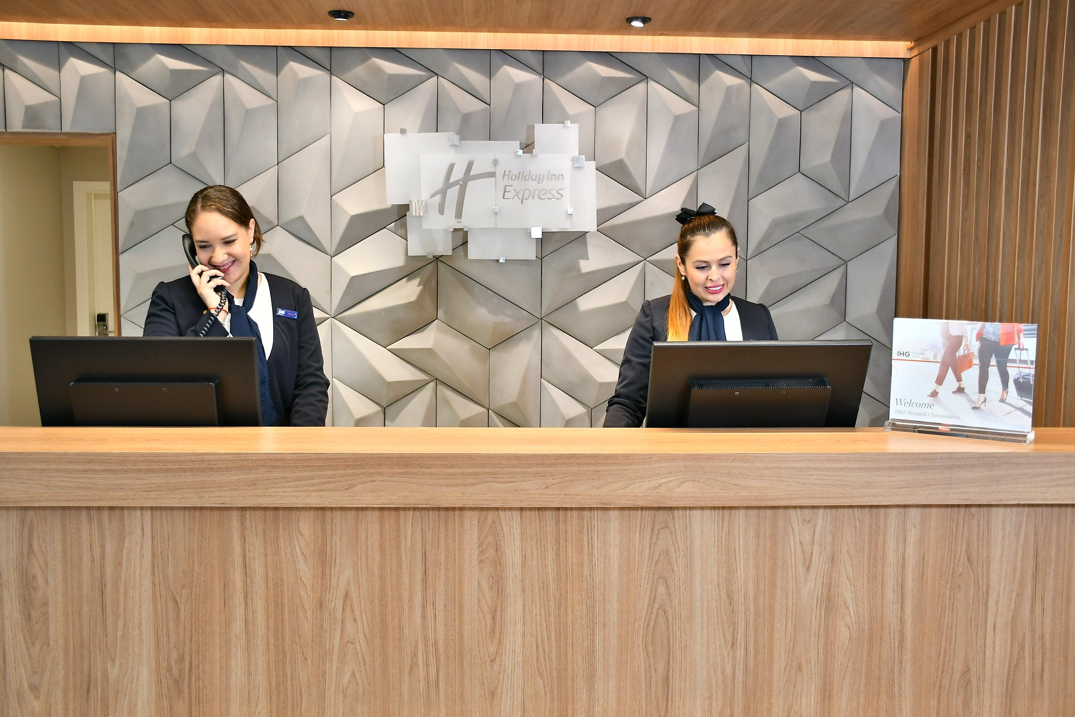 Holiday Inn Express Asuncion Aviadores By Ihg Exteriér fotografie
