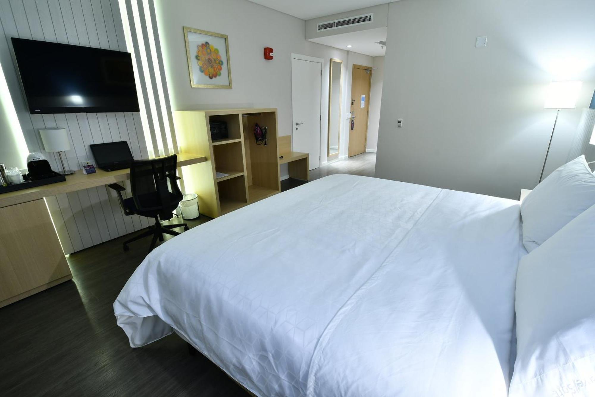 Holiday Inn Express Asuncion Aviadores By Ihg Exteriér fotografie